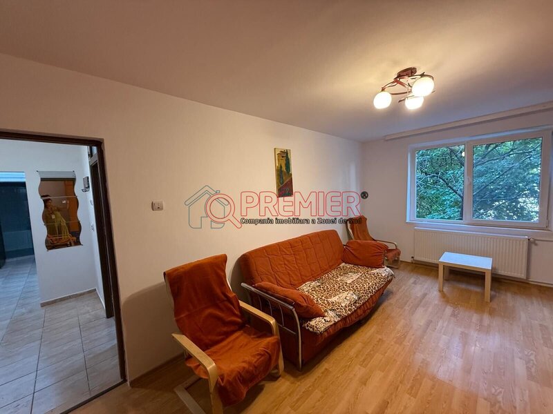 Panselelor - 3 camere 10 min Metrou Aparatorii Patrie - 120.000 Euro