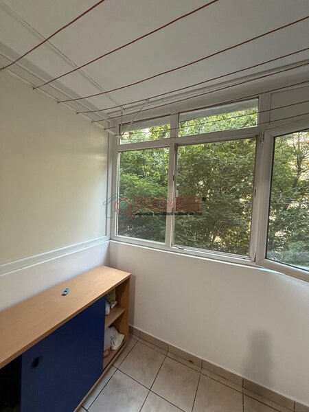 Panselelor - 3 camere 10 min Metrou Aparatorii Patrie - 120.000 Euro