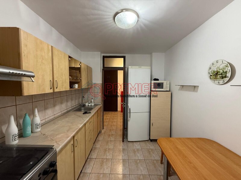 Panselelor - 3 camere 10 min Metrou Aparatorii Patrie - 120.000 Euro