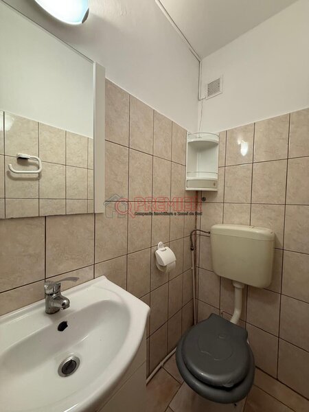 Panselelor - 3 camere 10 min Metrou Aparatorii Patrie - 120.000 Euro
